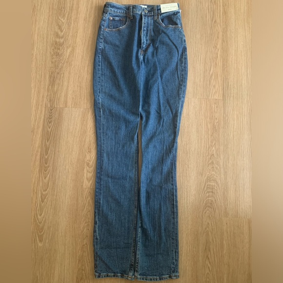 Abercrombie & Fitch Ultra High Rise 90s Slim Straight Jeans - Picture 2 of 7